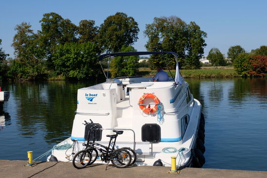 Liegeplatz am Campingplatz.