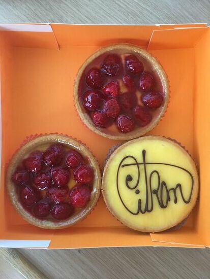 Und immer wieder diese leckeren Törtchen.