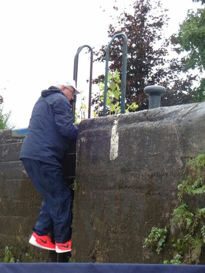 Bloß nicht abrutschen, 1. Steuermann.