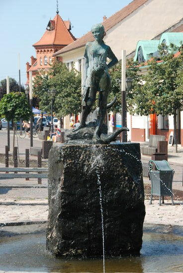 Brunnen zur Heldengeschichte der anderen Art
