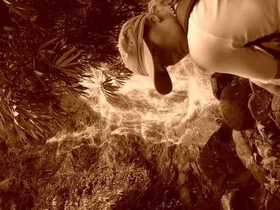 aehh, hab jetzt kein bock mehr das rumzudrehen, kann man sich ja denken wo das Wasser hinfaellt