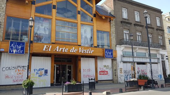 So sehen fast alle Geschäfte aus....auch hier wurde demonstriert