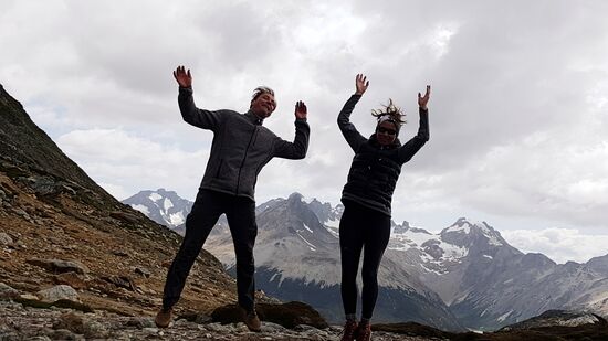 Unsere Freude nach dem Aufstieg zur laguna esmeralda