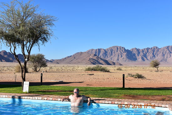 Pool in der Wüste