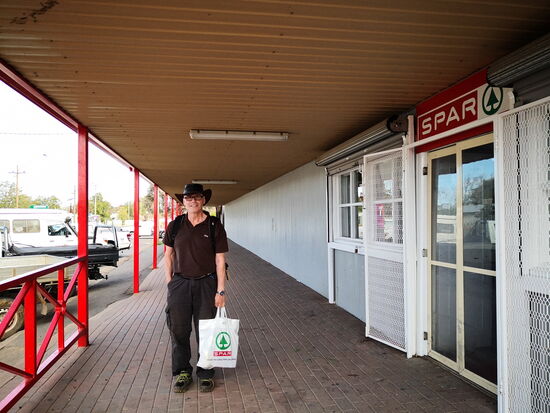 In Bourke will der „Spar“ unbedingt, dass wir ein bisschen was bei ihm einkaufen.