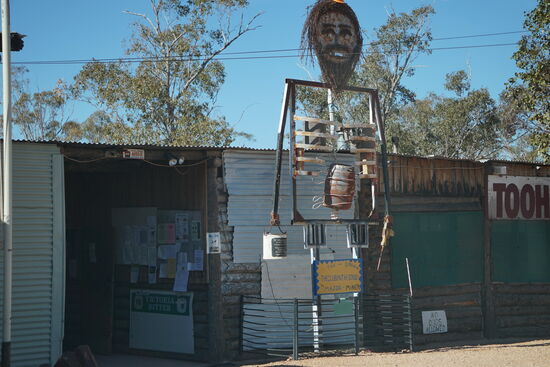 Das ist der Treffpunkt der Opal-Miner in Grawin - ein Pub.