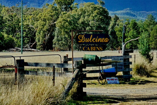 Am Weg dorthin warten schon einige Unterkünfte auf Gäste.