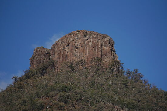 Der Felsen ist nicht der höchste Punkt.