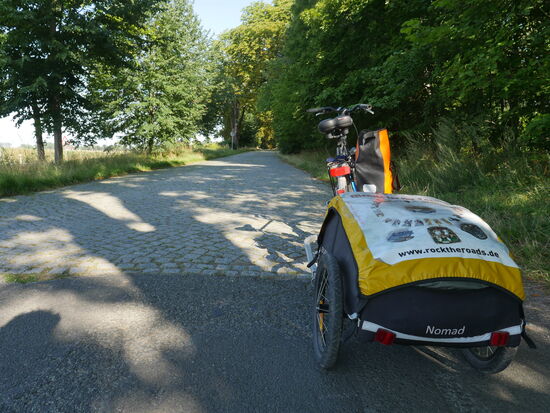 Plastersteine begleiteten seinen Weg...Mehr als sechs Kilometer waren nicht drinn, dann bin ich abgebogen...
