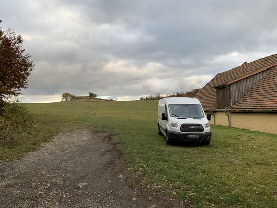 Ein ruhiges Plätzchen neben einer abgelegenen Grillhütte