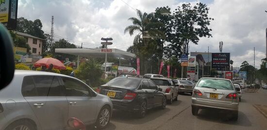 Benzinknappheit im April