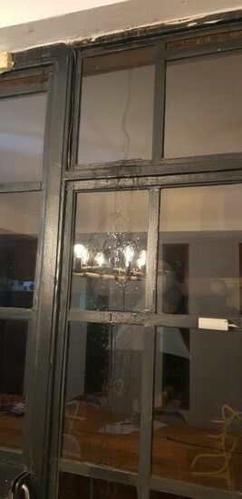 Es gab zwischendurch natürlich auch mal wieder einen Wasserschaden. HIer seht ihr einen kleinen Wasserfall IN meinem Esszimmer!