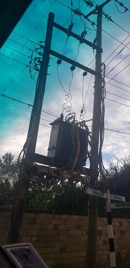 erklärt aber, warum beim kleinsten Regen, Wind etc der Strom ausfällt.