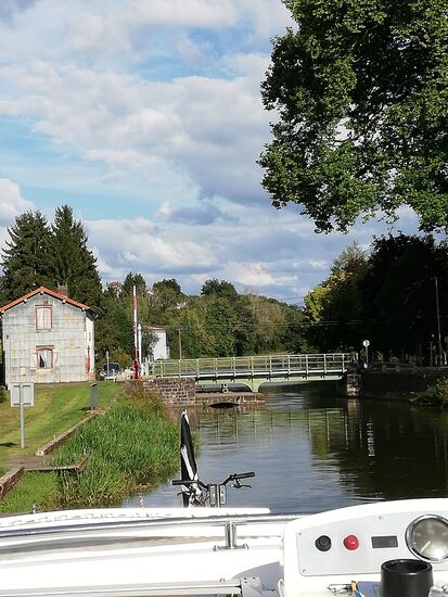Die Anlegestelle vor der Drehbrücke....