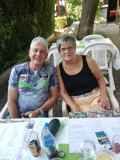 ...und auch Wolle und Mery sind beim "Chez Max" guter Laune.