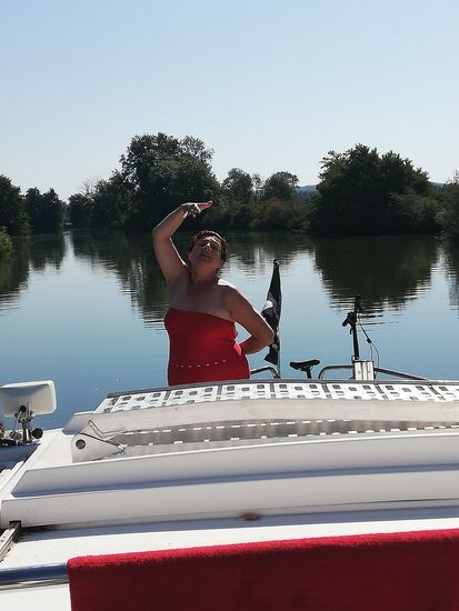 ....Freude herrscht und die Stimmung ist beinahe südländisch...