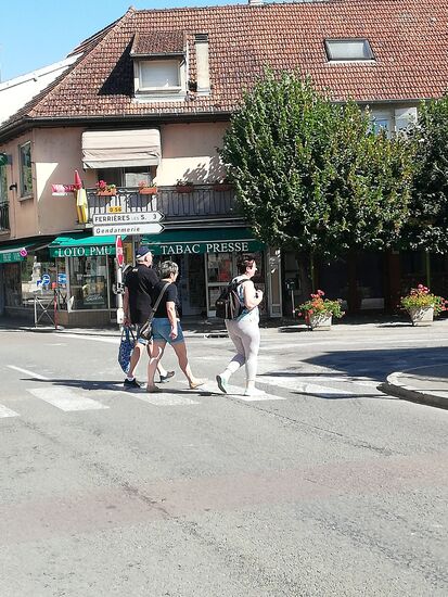 ...geht es nun Richtung Supermarkt um die Vorräte aufzufüllen.