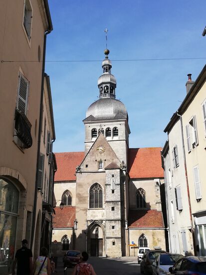 ...die historische Basilika...