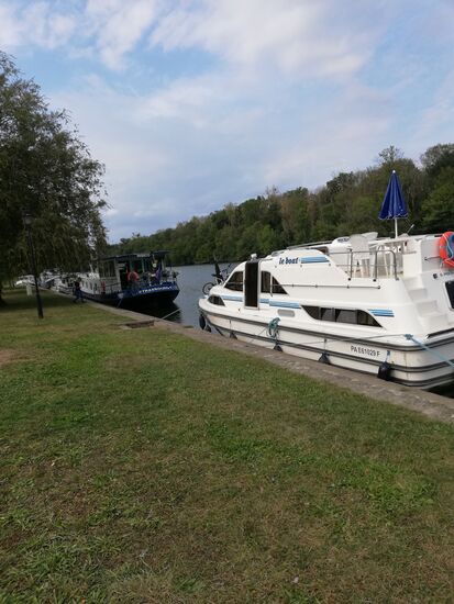 Erfolgreich in Mantoche angelegt - der Himmel verdichtet sich langsam. Ist dies das Ende der Schönwetterperiode ?