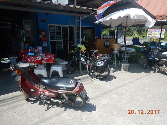 Stop am Straßenrand wir trinken viel.