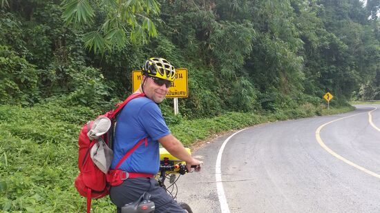 Auf dem Weg zum Pass, als Proviant haben wir Bananen dabei.