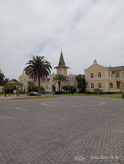 Der ursprüngliche Bahnhof ist heute im historischen Stil ein geschmackvolles Touristenhotel