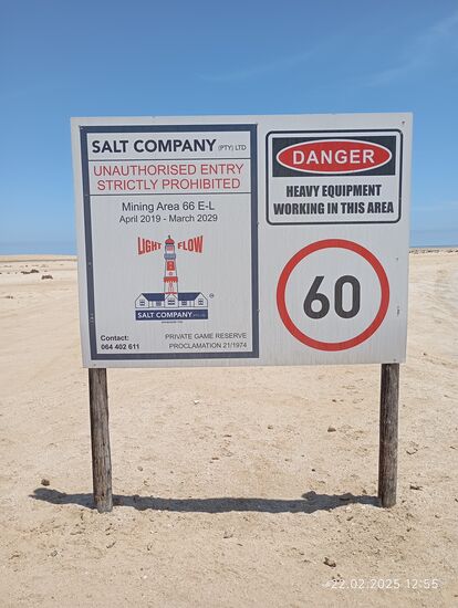 Weit und breit ein Fahrzeug ! Heute ist Sonnabend, da wird dorr wohl nicht geasrbeitet - also hinfahren !