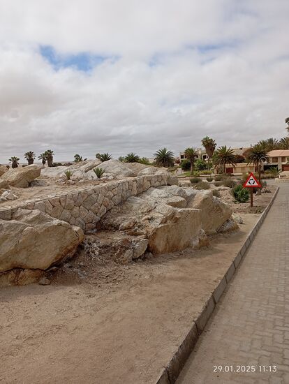 die linke Pedale ist für diese hohen Bordsteinkanten immer zu niedrig
