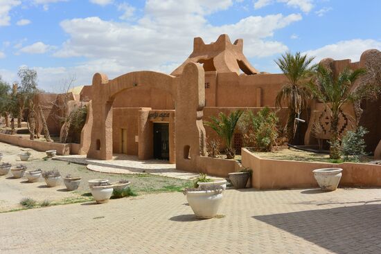 verlassenes Palast-Hotel vor Tamerza