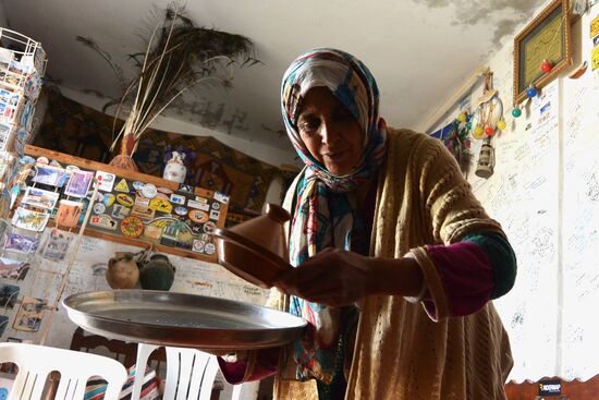 eine freundliche Bedienung