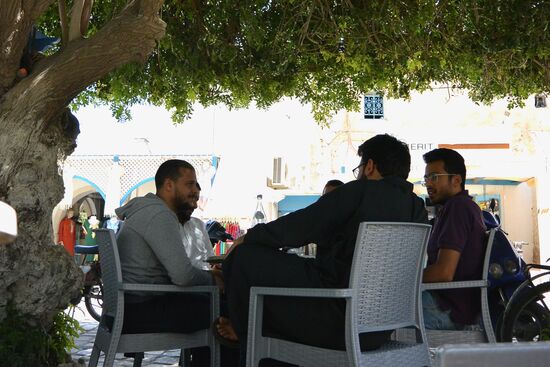 Das Leben in den Cafés ist wieder da