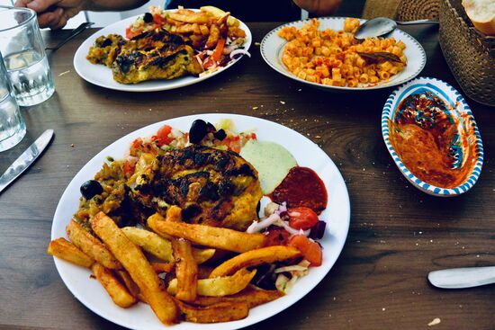 Wasser hilft nicht gegen die verschiedenen Schärfegrade;
einfach ausklingen lassen.