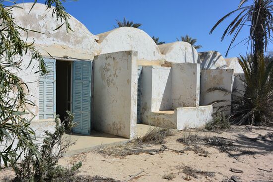 seit 20 Jahre verfallende Hotelanlagen