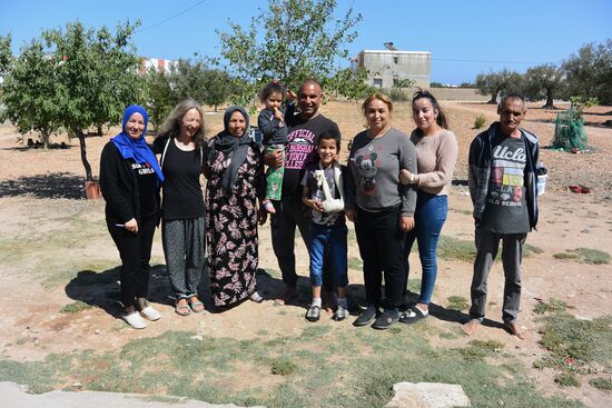 Eine freundliche tunesische Familie