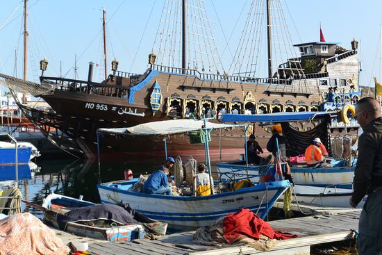 "Piratenschiff" für Ausflüge auf nahe gelegene Inseln