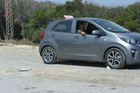 Fahrschulstunde auf dem Parkplatz
