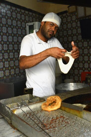 ein hocherfreuter Hefeteigbäcker