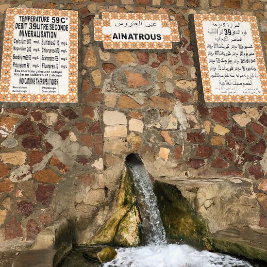 das Wasser kommt mit 59°C aus dem Berg geflossen