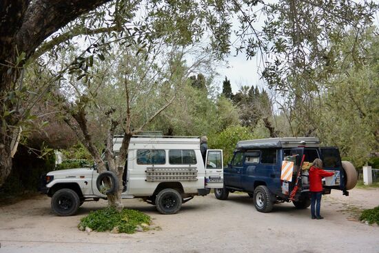 Unsere Wagenburg auf dem Campingplatz von Nabeul