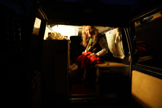 gemütlich eingerichtet im Geländewagen