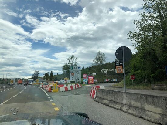 letzte Ausfahrt vor der slowenischen Autobahn