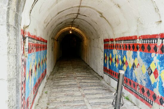 der Eingang des Fußgängertunnels zwischen unserem Parkplatz und der Oberstadt