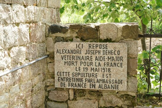 einer der Ihren ist hier in Ehren begraben