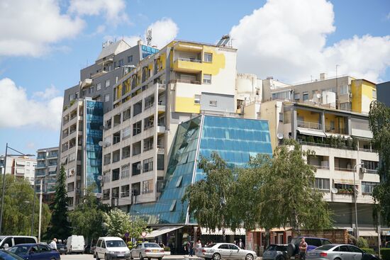 Plattenbauten treffen auf moderne Architektur