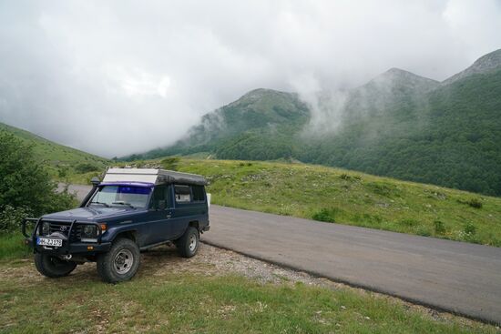 in unserer leichten Kleidung ist es bitterkalt hier auf 1568 Meter
