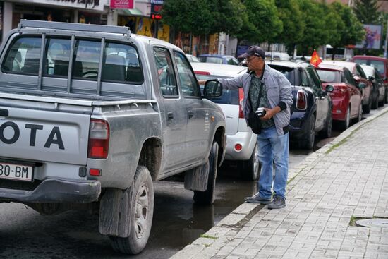 ein unscheinbarer Parkplatzpirat bei der Arbeit