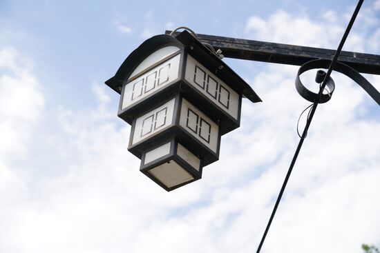 auch in den Straßenlaternen von Ohrid spiegeln sich die typischen Hausformen wieder