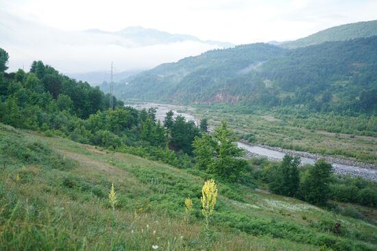 müssen wir jetzt wirklich zum Fluss hinunterfahren ?
