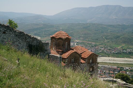 die christlich-orthodoxe Kirche im Inneren der Burgmauern