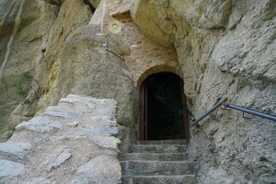 der Eingang zum Kloster